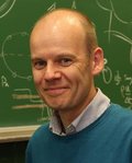  Gas injection into confined porous layers : compressibility and curvature